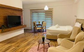 Fuk-Tak Apartmani&Restoran